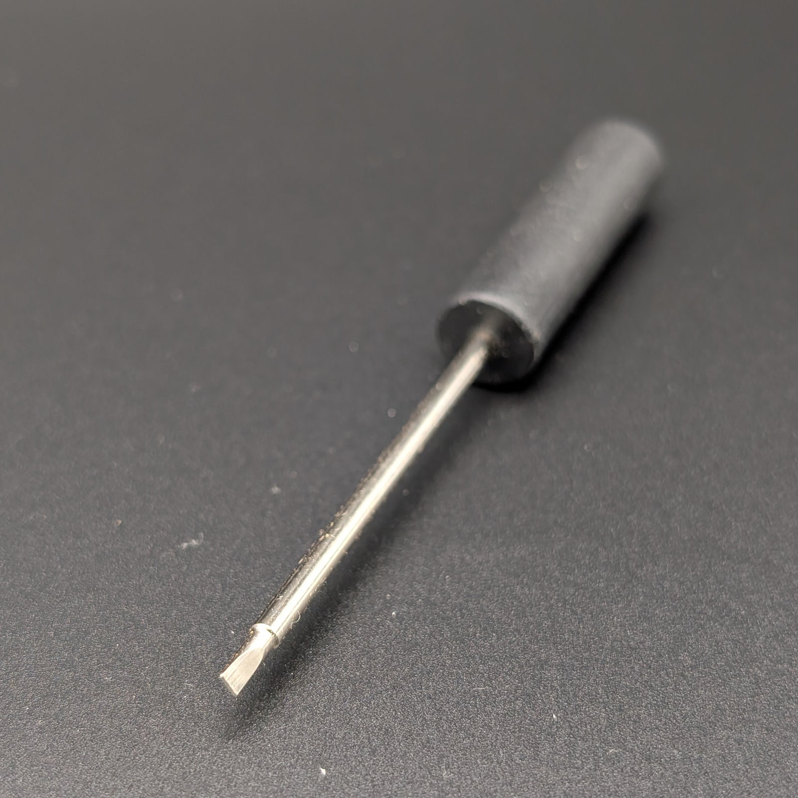 Clearance - Mini Pocket Screwdriver - 2mm Flat Blade